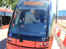 Scolari in visita al tram al capolinea di Marghera - nella foto pres. AVM