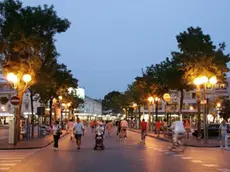 JESOLO PIAZZA MAZZINI NOTTURNA (6) -