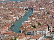 Interpress/Mazzega Venezia, 22.04.2015.- FOTO AEREE Nella foto Canal Grande e Ponte di Rialto