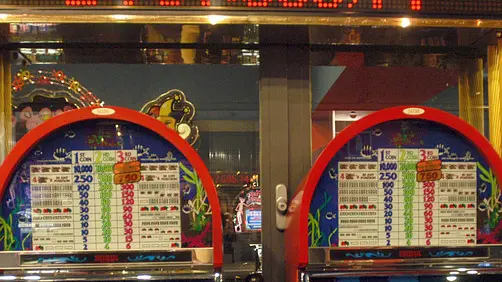 La slot machine con l'importo di una vincita record sul display in una foto d'archivio. ANDREA MEROLA / ANSA / PAL