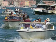 Interpress\M.Tagliapietra Venezia 20.06.2018.- Traffico e moto ondoso in Canal Grande