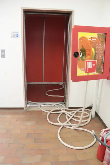Foto Agenzia Candussi/Baschieri/ Via Asseggiano, Mestre/ Atti di vandalismo nella scuola Edison-Volta