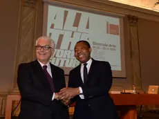 Il presidente della Biennale Paolo Baratta e il direttore della Biennale Arti visive Okwui Enwezor