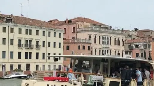 Un vaporetto Actv in servizio