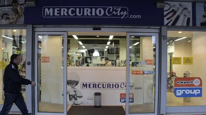 Negozio 'Mercurio' in via Rosa a Mestre