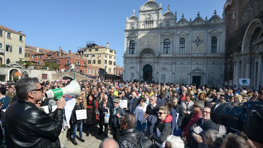 Interpress\M.Tagliapietra venezia 31,03,2019.- Manifestazione contro declassamento Ospedale Civile di Venezia. Campo SS. Giovanni e Paolo. Matteo Secchi