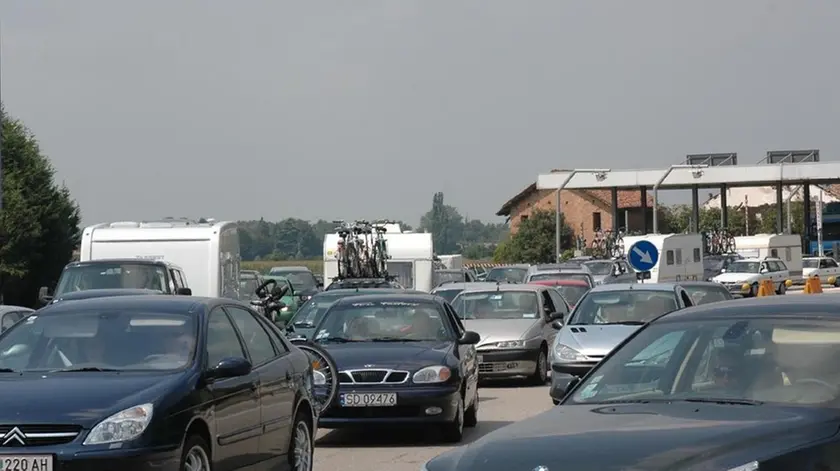 FG NOVENTA DI PIAVE USCITA CASELLO A4 VERSO JESOLO..MOLTI GLI STRANIERI (VEDI TARGHE) -