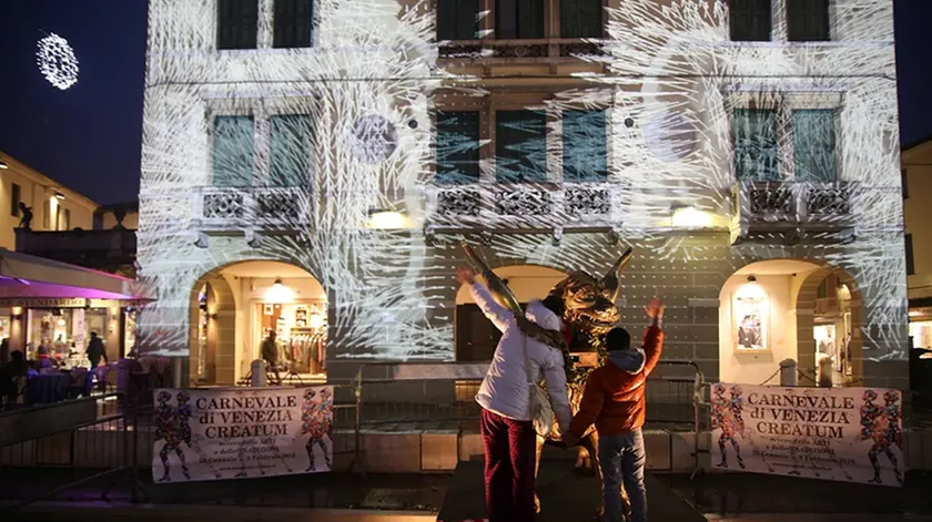 "Le ali di Mestre" spettacolo di luci in piazza Ferretto