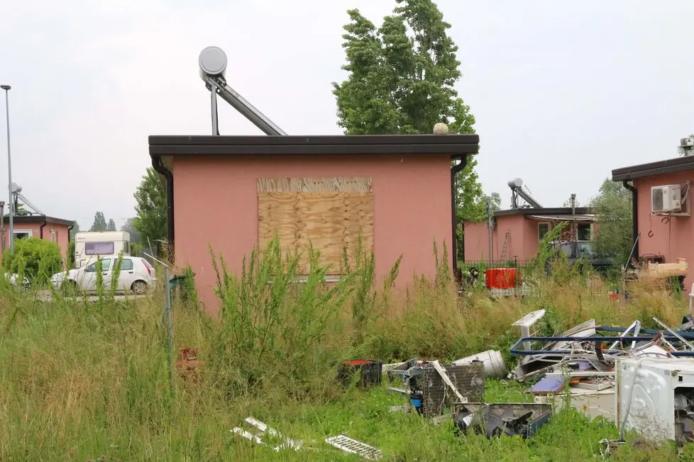 Foto Agenzia Candussi/ Morsego/ via del granoturco, Favaro Veneto/ sopralluogo al campo Sinti.