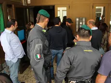 Irruzione della Guardia di Finanza al civico 161 di via Piave per sgombero di Bed&Breakfast abusivi gestiti da cinesi