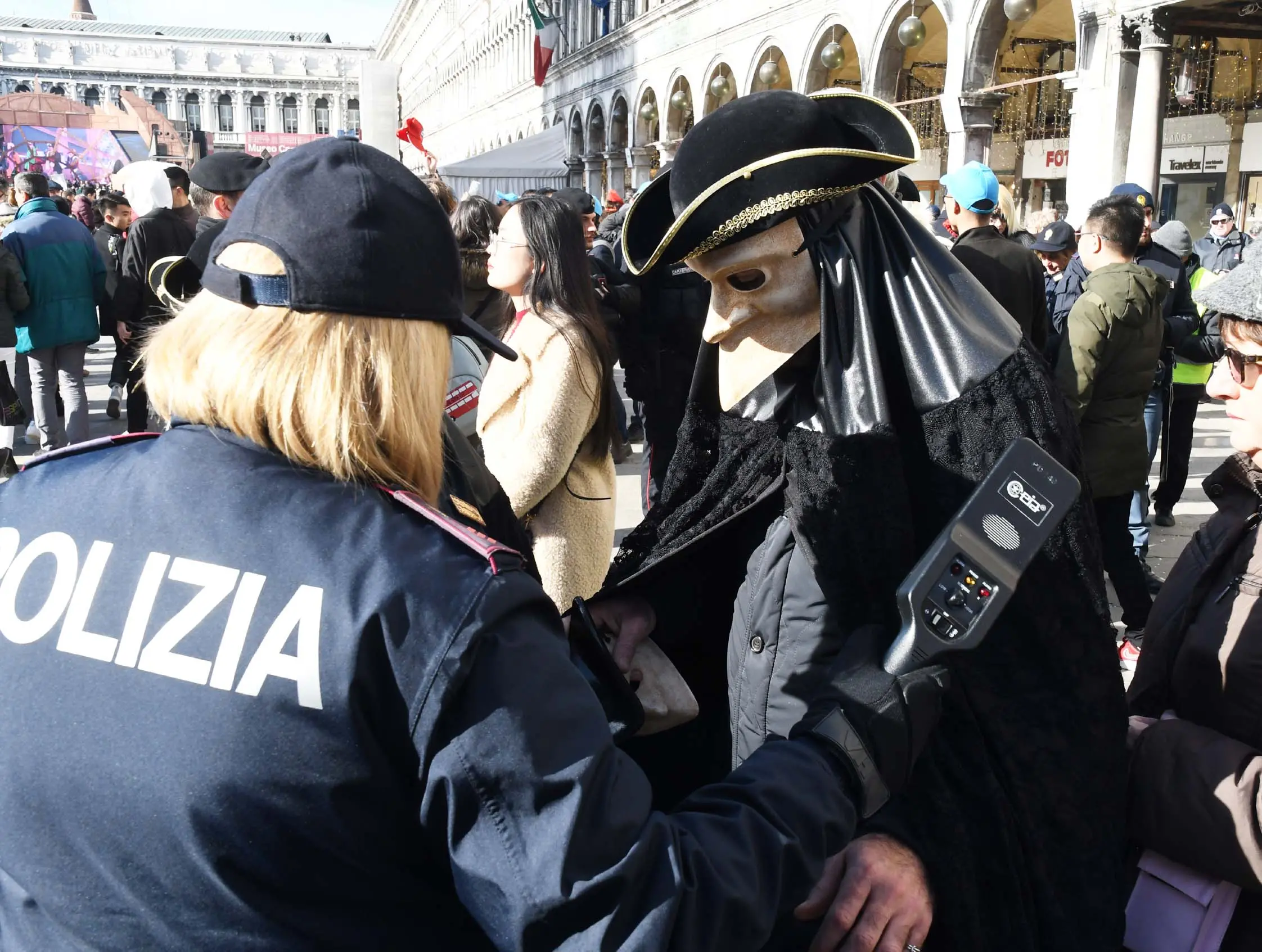 Interpress\M.Tagliapietra Venezia 24.02.2019.- Carnevale. Piazza San Marco. Varchi e controlli Torre Orologio.