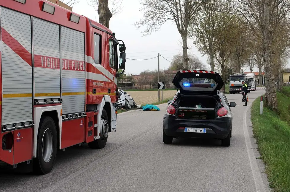 SAN DONA' DI PIAVE - DINO TOMMASELLA - COLUCCI -INCIDENTE IN VIA ARMELLINA