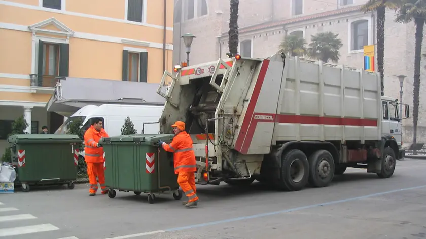 F.GAVAGNIN PORTOGRUARO ASVO RACCOLTA IMMONDIZIE PER DINELLO