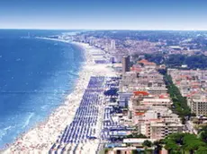 Veduta aerea dall'alto della spiaggia