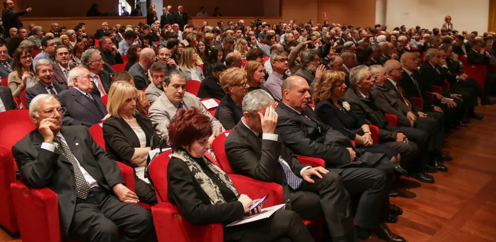 Foto Agenzia Candussi/ Scattolin/ Mestre, teatro Toniolo/ Decorazione delle stelle al merito del lavoro