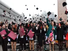 Interpress/Mazzega Venezia, 13.11.2015.- Lauree in Piazza San Marco