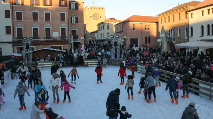 Festa di Carnevale e sfilata di Maschere in Piazza Ferretto, Mestre.