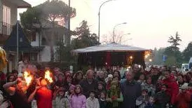 Mangiafuoco ammirati dagli spettatori