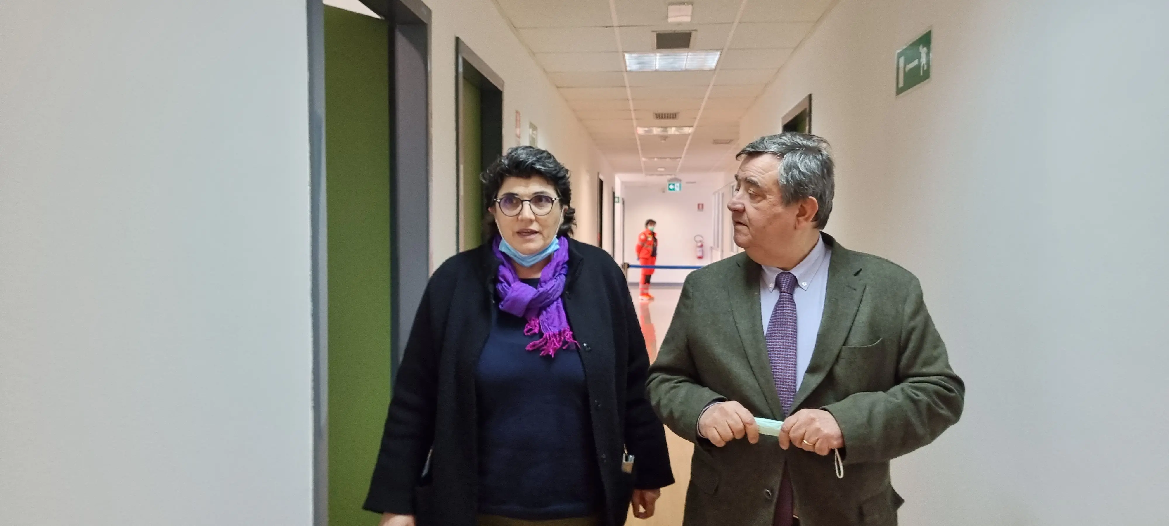 Il direttore generale dell’Ulss 3 Edgardo Contato e la coordinatrice infermieristica del nuovo Cvp Manuela Barison