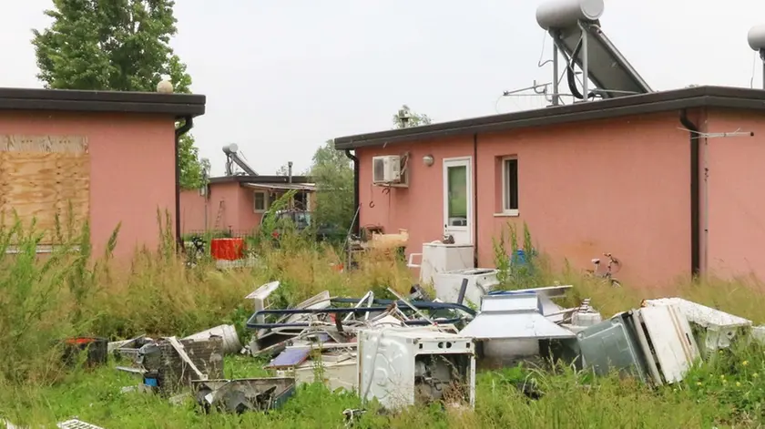 Foto Agenzia Candussi/ Morsego/ via del granoturco, Favaro Veneto/ sopralluogo al campo Sinti.