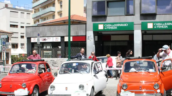 Raduto Fiat 500 Piazzetta Coin, Mestre.