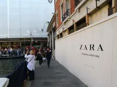 Interpress\M.Tagliapietra Venezia 25.09.2017.- Prossima apertura ZARA, Bacino Orseolo.