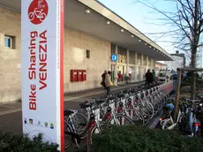 Passano da 25 a 35 le colonnine pe ril bike sharing alla stazione di Mestre