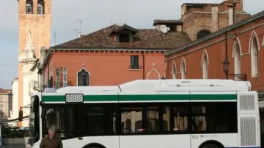 Autobus a metano per la navetta con il centro storico di Chioggia