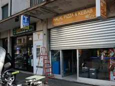 agenzia candussi, giornalista Scattolin. Pizzeria-Kebab Halal in via Stefani 3 Marghera