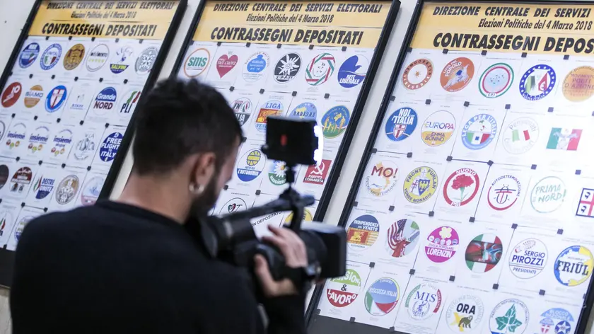 I molti simboli dei partitin in lizza alle elezioni 2018