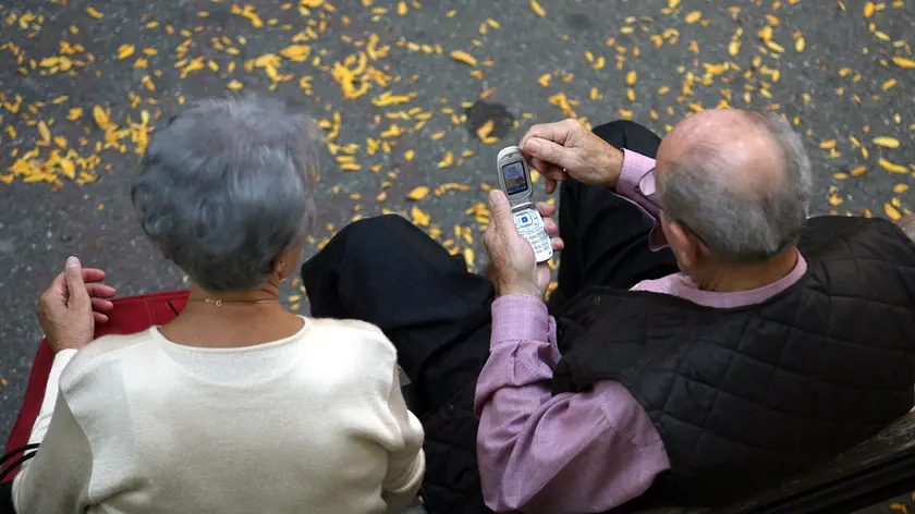 Anziani sempre più a rischio truffe