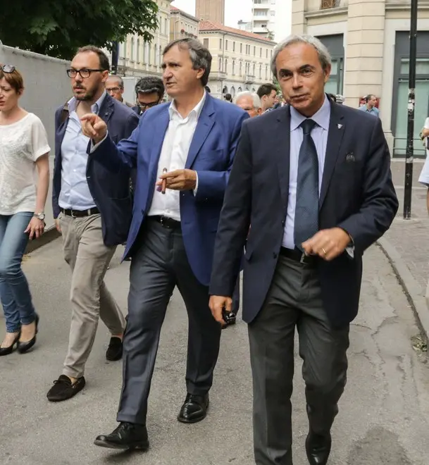 GIORNALISTA: Chiarin.AGENZIA FOTO: Candussi.LUOGO: Mestre.DESCRIZIONE: il neosindaco Brugnaro incontra i cittadini a Mestre e visita il cantiere di Riviera XX Settembre