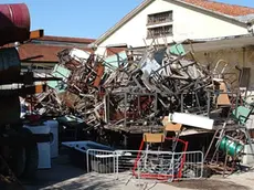 QUARTO D'ALTINO 25/07/2003 DISCARICA ADIACENTE AL FIUME SILE (C) Bertolin M. richiesto da TOSATTO QUARTO D_ALTINO DISCARICA ADIACENTE AL FIUME SILE