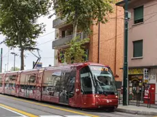 Nuova segnaletica stradale alla fine di via Cappuccina all'imbocco del sottopasso del tram, Mestre