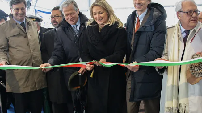 Innaugurazione Salone Nautico parco San Giuliano, Mestre. nella foto Zaccariotto al taglio del nastro.