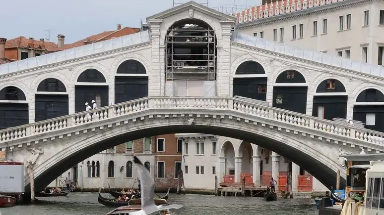 Interpress/M.Tagliapietra Venezia 15.07.2016.- Luigi Brugnaro e Renzo Rosso, andamento dei lavori di restauro del ponte di Rialto