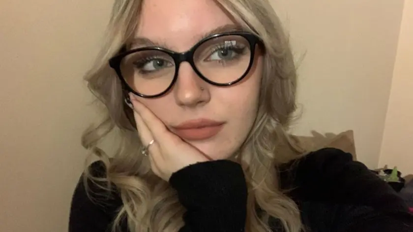 laria De Vecchi, studentessa al Liceo linguistico di San Vito, è morta a 18 anni per un osteosarcoma, tumore
