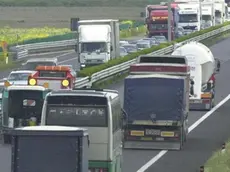 F.GAVAGNIN TAMPONAMENTO TRA CAMION IN A4 TRA LATISANA E PORTOGRUARO ALTEZZA ALVISOPOLI. CODE DA PALMANOVA