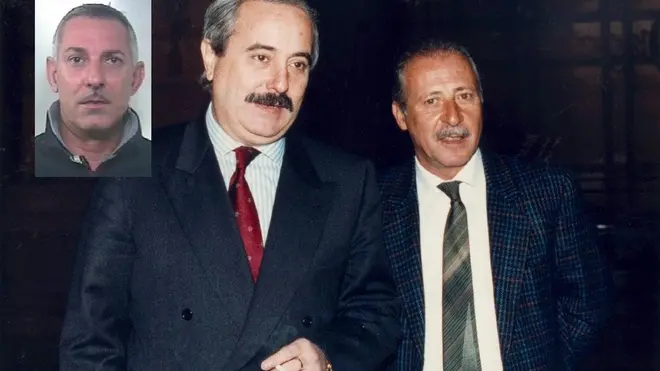 Un' immagine d' archivio del 1997 dei giudici Giovanni Falcone e Paolo Borsellino. Ricorre oggi il diciottesimo anniversario della strage di via d'Amelio in cui fu ucciso il giudice antimafia Paolo Borsellino, 57 giorni dopo quella di Capaci in cui morì Giovanni Falcone.