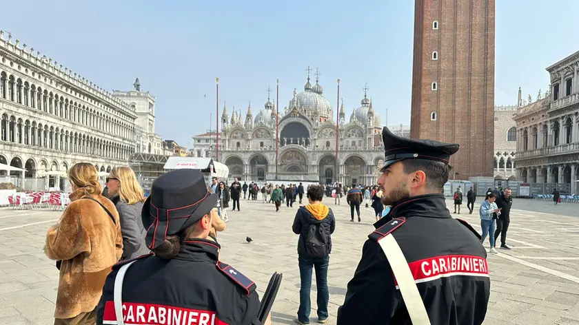 I carabinieri in piazza San Marco
