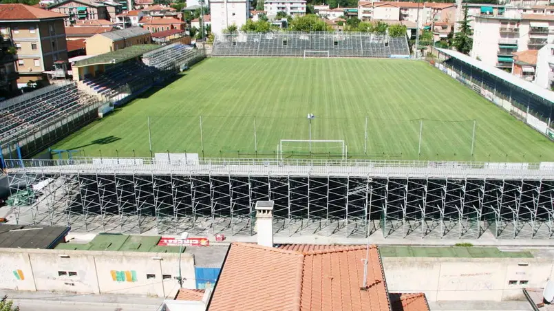 BIANCHI VIA BARACCA: STADIO BARACCA IN VIA BARACCA MESTRE