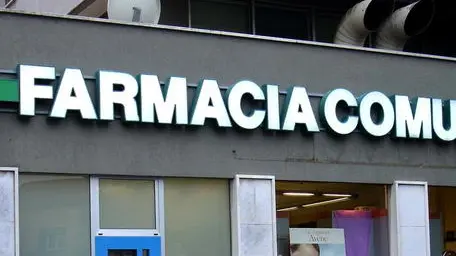 SPINEA: FOTO FARMACIA COMUNALE DI SPINEA 27/10/2006 © LIGHTIMAGE -