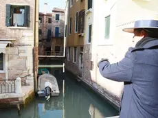 CAIAFFA VENEZIA 09.02.2012.- TROVATO IL CADAVERE DI UN UOMO "ANGELO SLONGO" NEL RIO DI SAN TOMA'. NELLA FOTO IL LUOGO DI RITROVAMENTO.- INTERPRESS/ GF.TAGLIAPIETRA