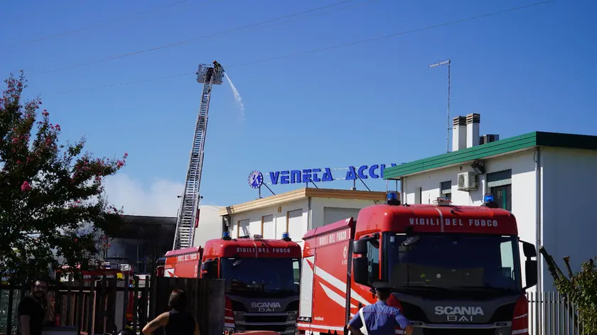I vigili del fuoco alla Veneta Acciai