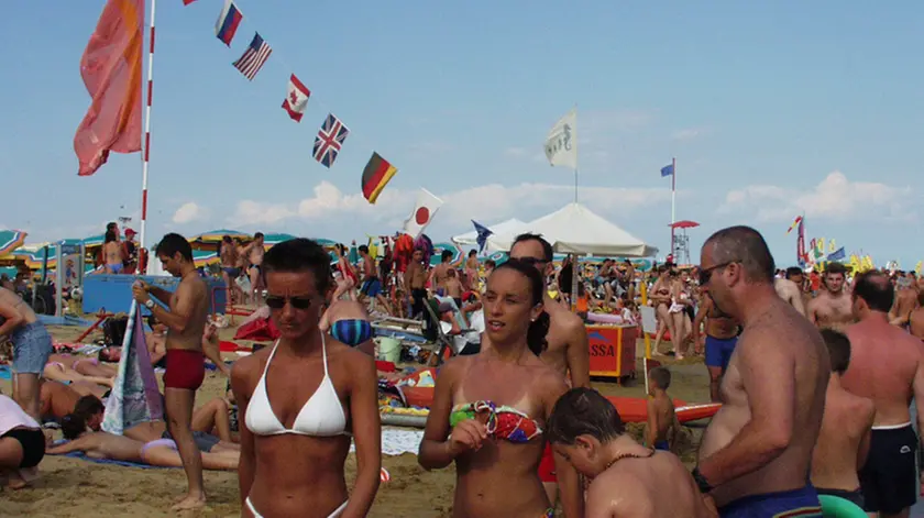 FOTO GAVAGNIN (P) BIBIONE LUGLIO 2003