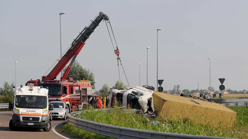 FOSSALTA DI PIAVE - FGAVAGNIN - SCATTOLIN - INCIDENTE SULLA ROTONDA "DELLA FOSSETTA" S.S.14/ TREVISO MARE