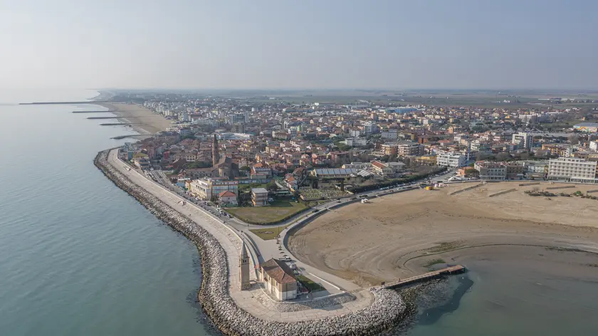 Una vista dal drone del litorale di Caorle: la temperatura dell'Adriatico è in aumento