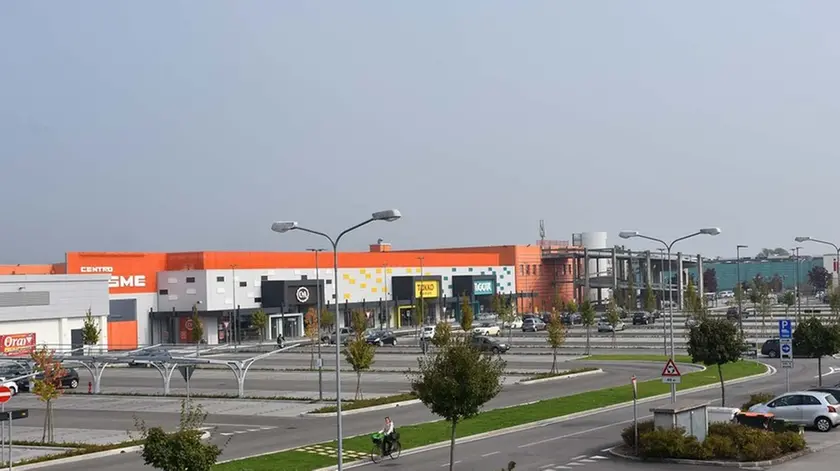 COLUCCI - DINO TOMMASELLA - SAN DONA' DI P.- NUOVO PARCO COMMERCIALE SME