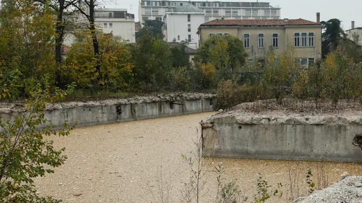 Agenzia Candussi, giornalista Chiarin. Reportage sulla situazione dell'aerea dell'ex ospedale Umberto I, Mestre.