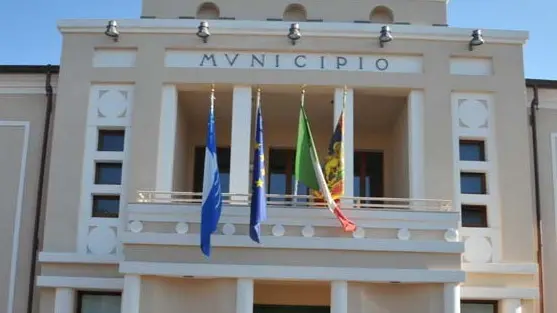 DEPOLO FGAVAGNIN 18/08/2011 CAORLE MUNICIPIO.